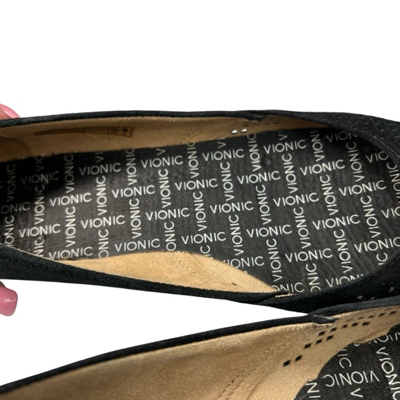 Vionic Posey Black Suede Perforated Pointed Toe Flats Women's Size 6.5 - Picture 8 of 11
